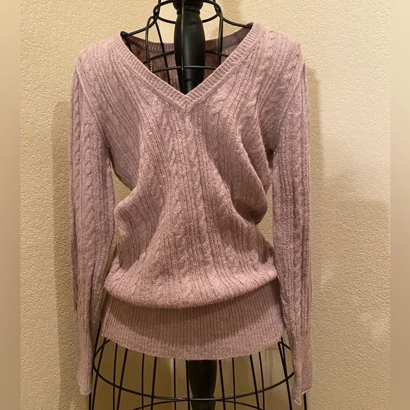 CAbi Alpaca Wool V-Neck Cable Knit Pink Purple Sweater Size Small - Picture 1 of 7